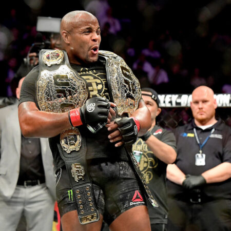 Кто вручит пояс BMF на UFC 318: Идеи Дэниела Кормье