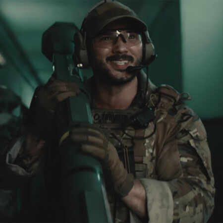 Звезда UFC Пэдди Пимблетт появился в новом трейлере «Battlefield» вместе с Заком Эфроном