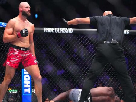 Слезы радости Иржи Прохазки: Реакция на триумф Алекса Перейры на UFC 320
