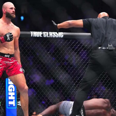 Слезы радости Иржи Прохазки: Реакция на триумф Алекса Перейры на UFC 320