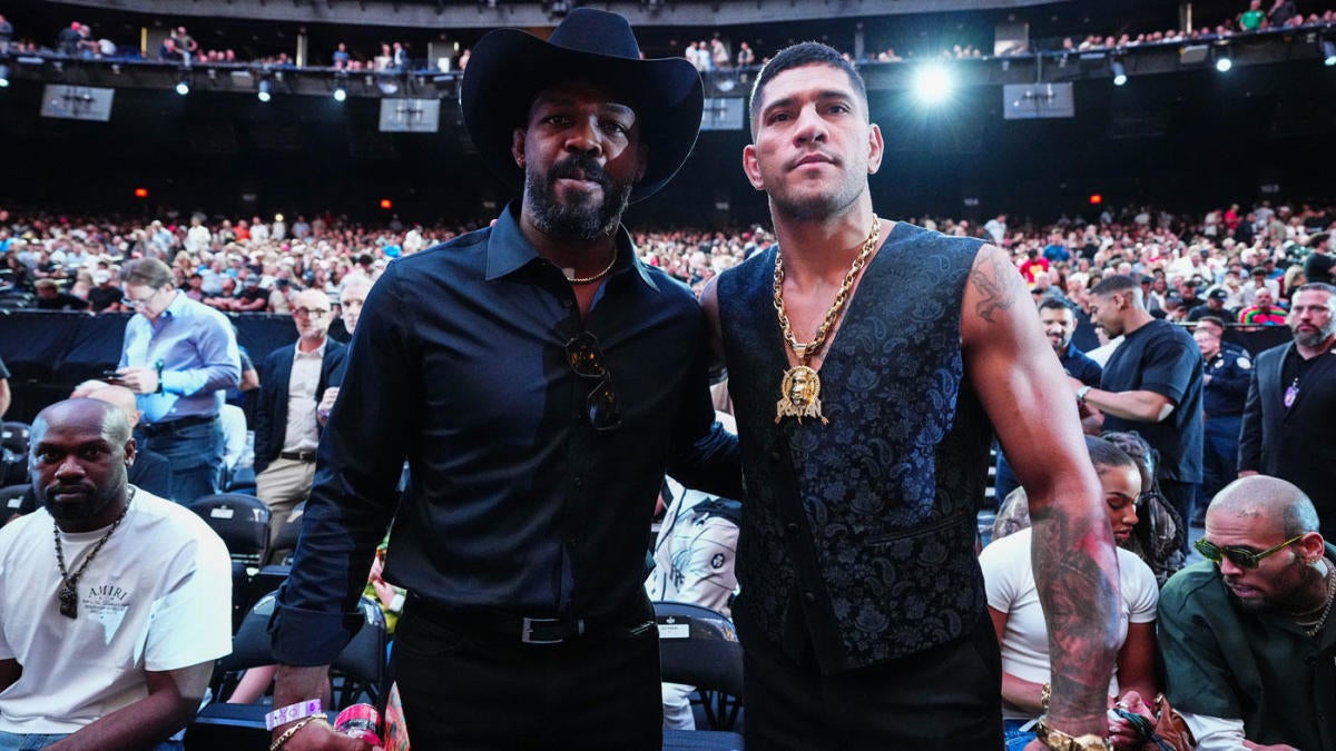 Preview Фанаты в шоке: Предварительные коэффициенты на бой Перейры против Джонса показывают явного фаворита