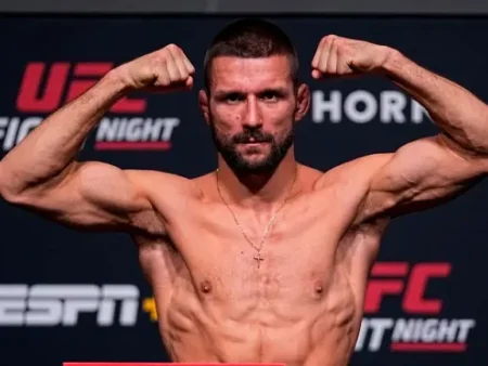 Матеуш Гамрот устанавливает впечатляющий рекорд UFC, завершив бой с опытным ветераном за 65 секунд