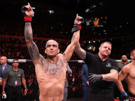 Шарль Оливейра завершил невероятную серию из 29 боев сабмишном на UFC Rio