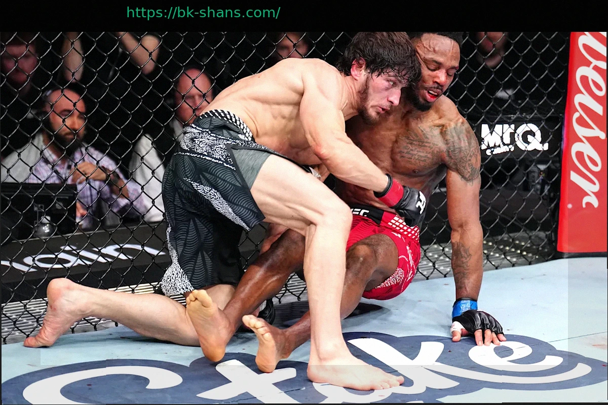 Preview Мовсар Евлоев одержал 20-ю победу в карьере, одолев Лерона Мерфи на UFC London