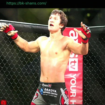 Возвращение экс-чемпиона легкого веса в со-главном событии PFL Sioux Falls