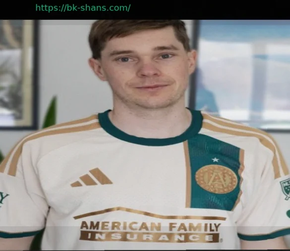 Neuer and Ochoa Modify 2026 Goalkeeper Kits for Short Sleeves
